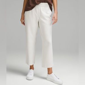 Lululemon softstreme crop pant. Size 0